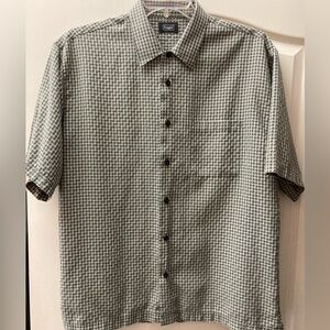 Haggar Men's Green Checkered Button Down Shirt - size L